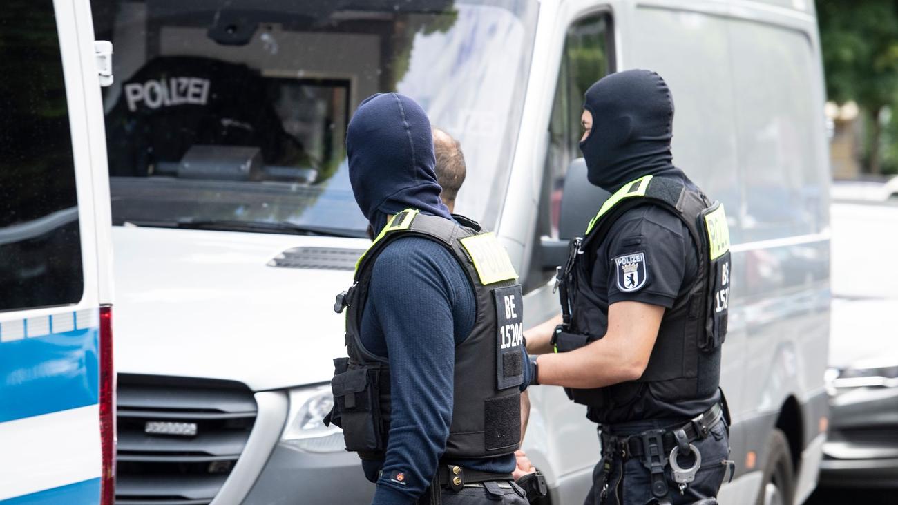 Berliner Polizisten klagen an: Die Polizei-Ausstattung ist schlecht und  unhygienisch - FOCUS online