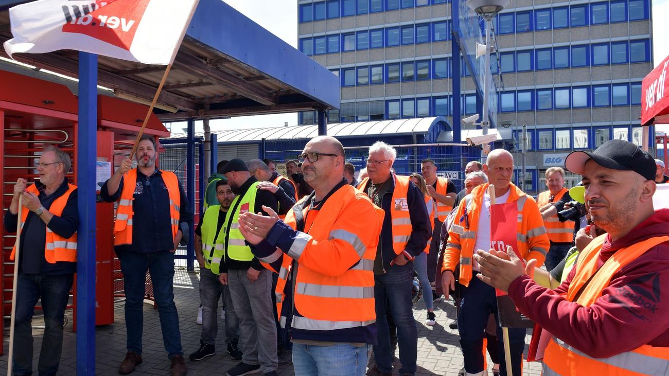 Schifffahrt: 1000 Hafenarbeiter In Bremerhaven Im Warnstreik | ZEIT ONLINE