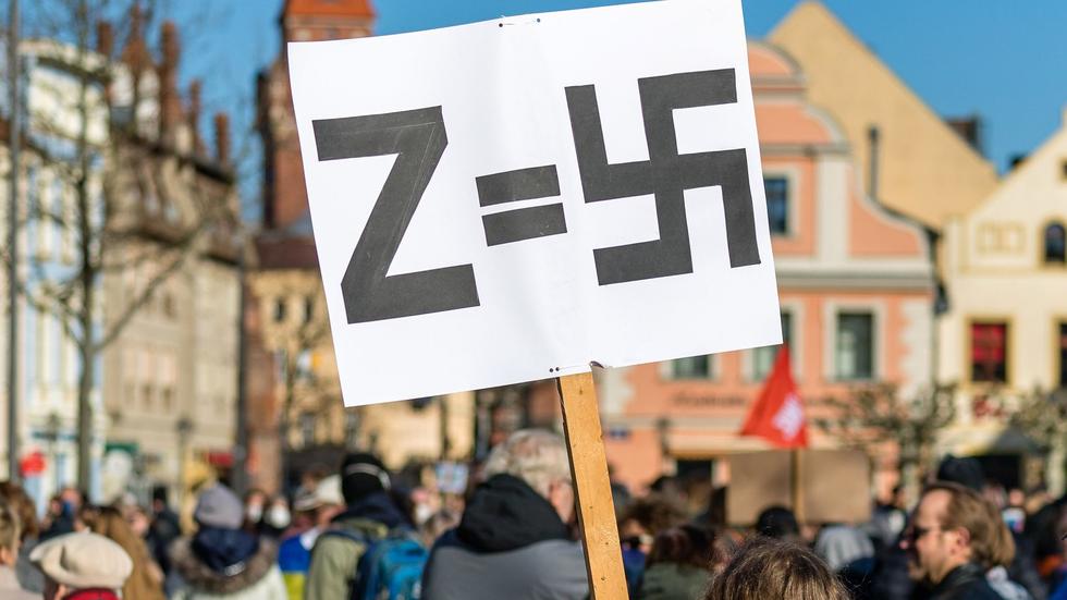 Krieg: Ukraine-Krieg: 55 Verfahren wegen Z-Symbolen im Südwesten | ZEIT ...