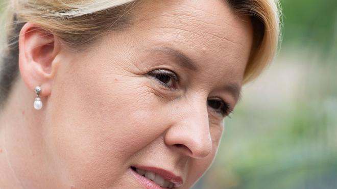Ukraine-Krieg: Berlins Regierende Bürgermeisterin Franziska Giffey spricht bei einem Interview.