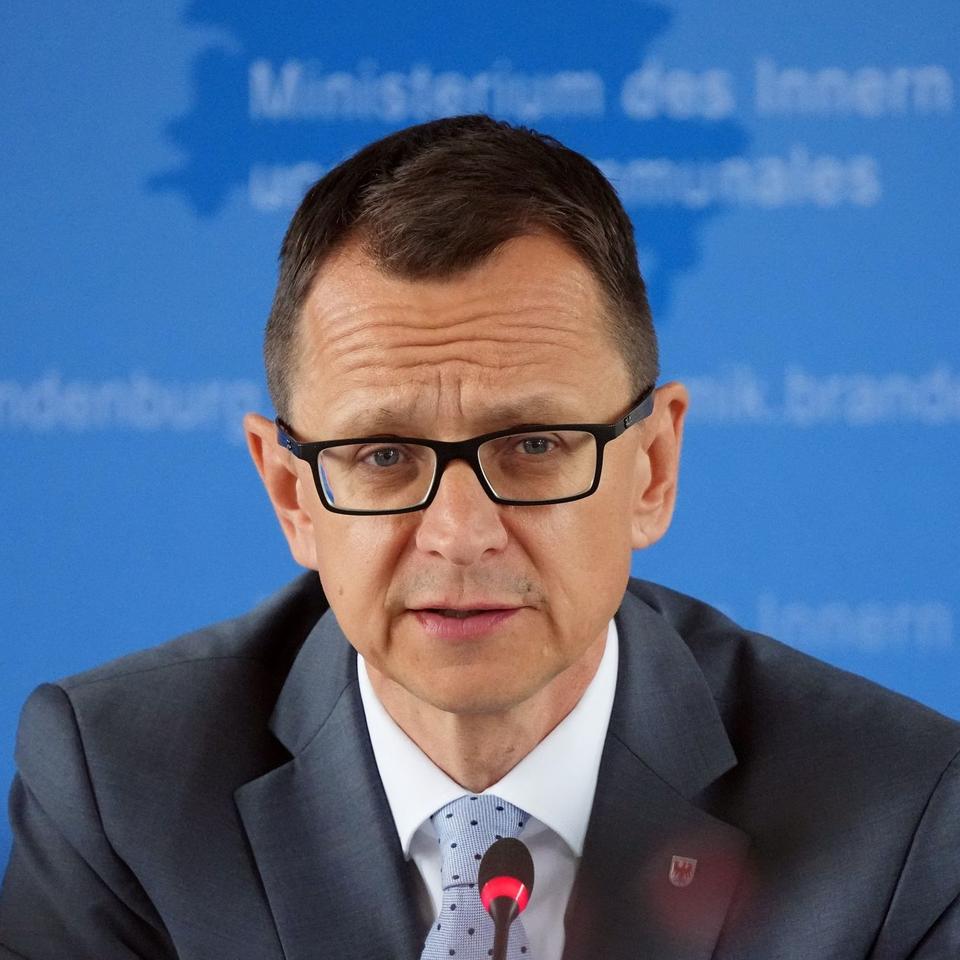Verfassungsschutzchef: Müller: Extremisten träumen von