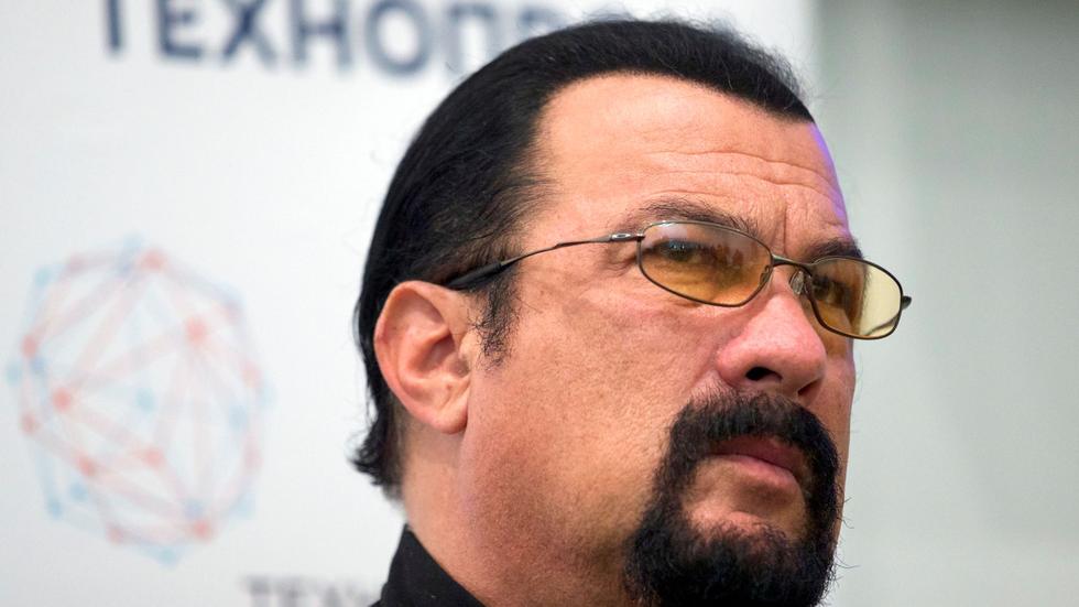 Ukraine Krieg Russische Medien Steven Seagal Besucht Separatistengebiet Zeit Online