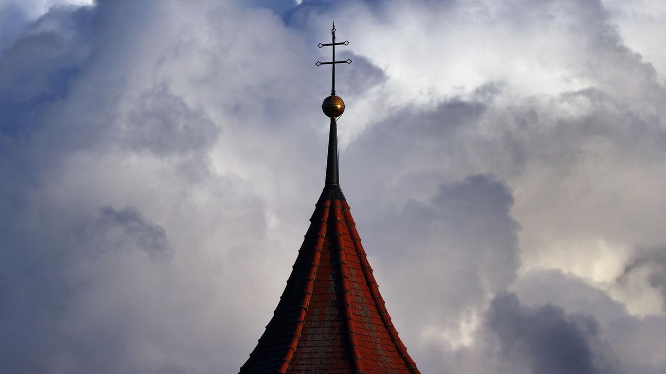 Finanzen Kirchen wollen Steuermehreinnahmen für Bedürftige nutzen