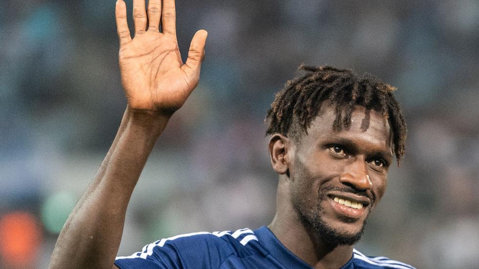 2. Bundesliga Fans feiern Jatta und Glatzel Kittel kommt von der Bank