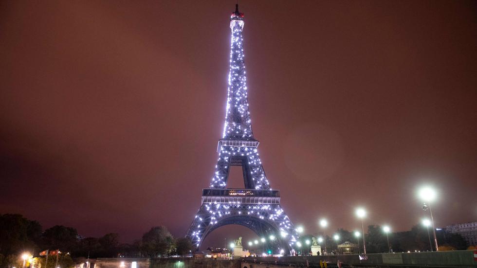Stromkrise Lichter an Eiffelturm und ChampsÉlysées früher aus ZEIT ONLINE