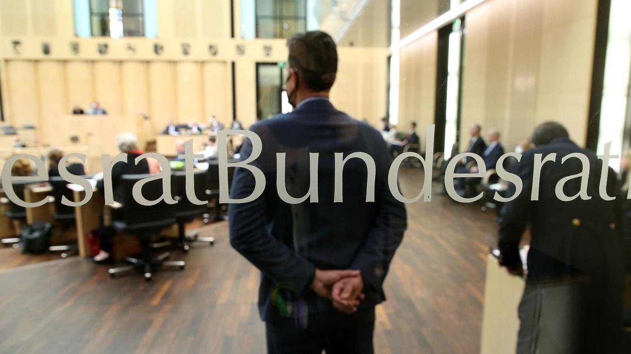 Beschlüsse Im Überblick: Bundesrat: Mehrwertsteuer Auf Gas Sinkt | ZEIT ...