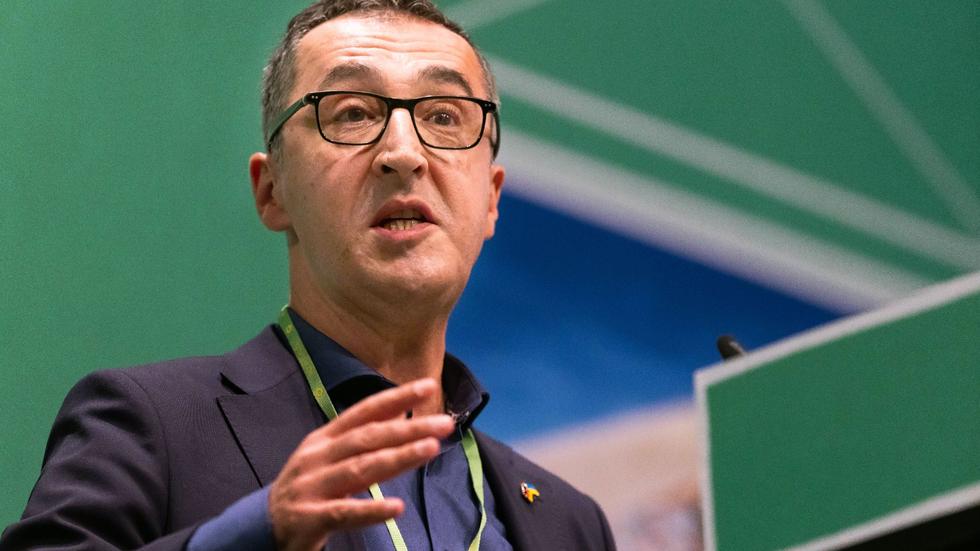 Landwirtschaft Staatsregierung kritisiert TierhaltungsLogo des Bundes