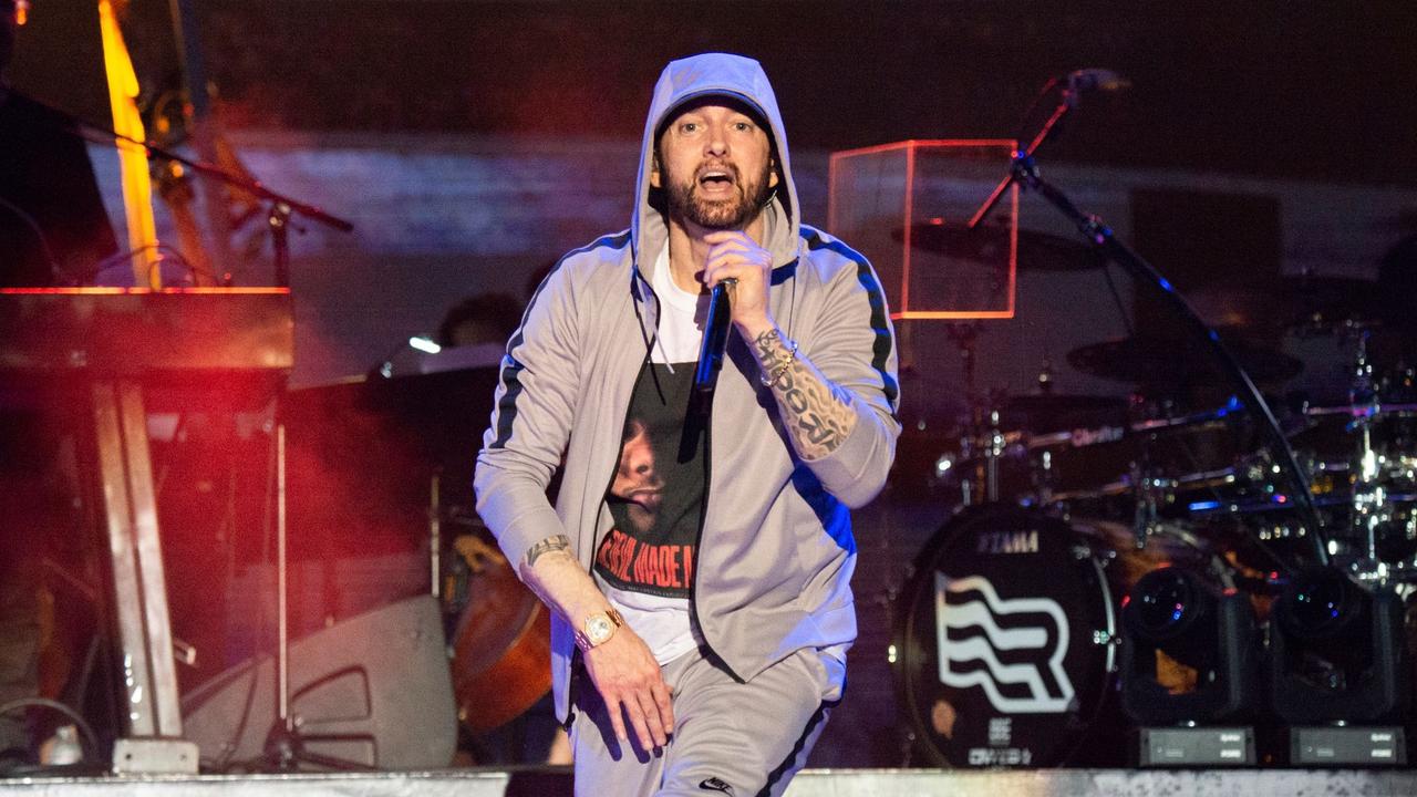 Eminem geht in die Knie und ehrt Colin Kaepernick