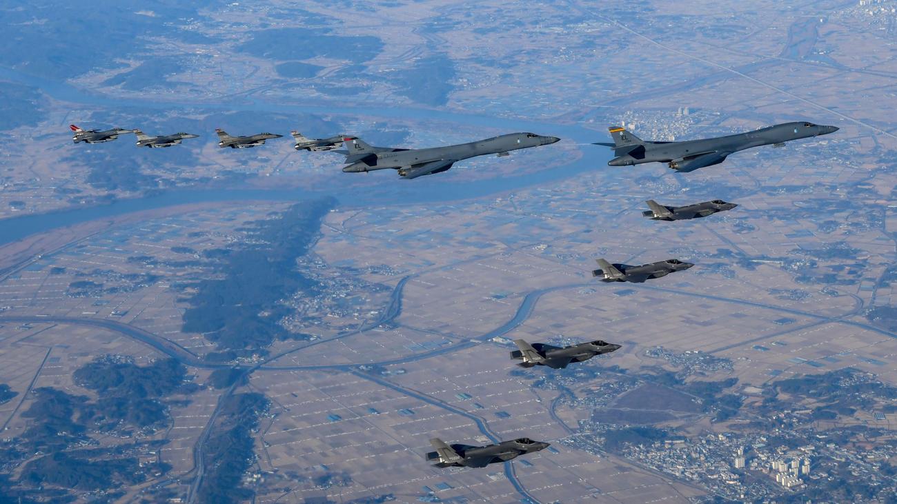 Konflikte USA schicken Langstreckenbomber nach Südkorea ZEIT ONLINE