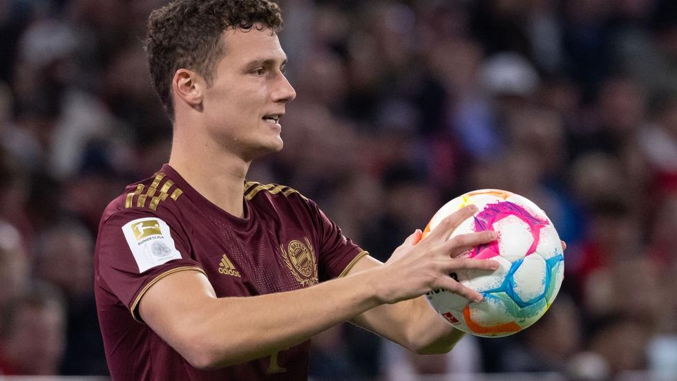 Bayern München: Verteidiger Pavard Liebäugelt Mit Abschied Vom FCB ...