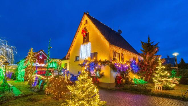 Tradition: Weihnachtshäuser leuchten: Einigen sind 