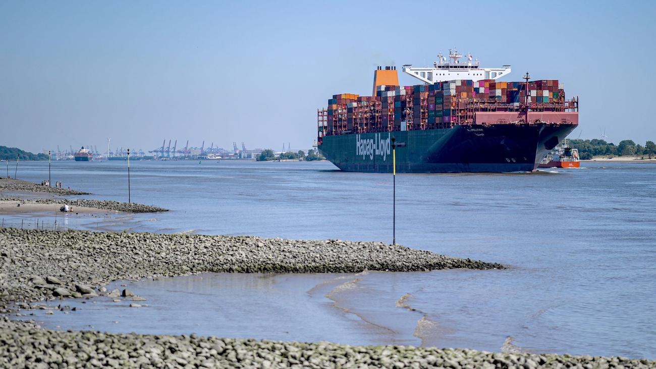 Schifffahrt Elbe Mindestens ein Jahr nur geringere Tiefgänge zulässig