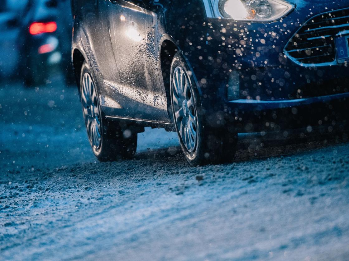 Rutschgefahr: Fahren auf Eis und Schnee: Mit Vorsicht und viel Gefühl