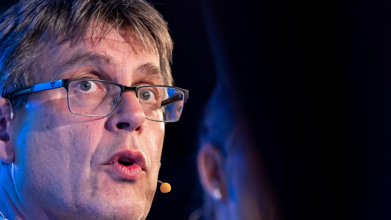 Mitgliederversammlung: Probezeit bestanden: DOSB-Chef Weikert vor ...