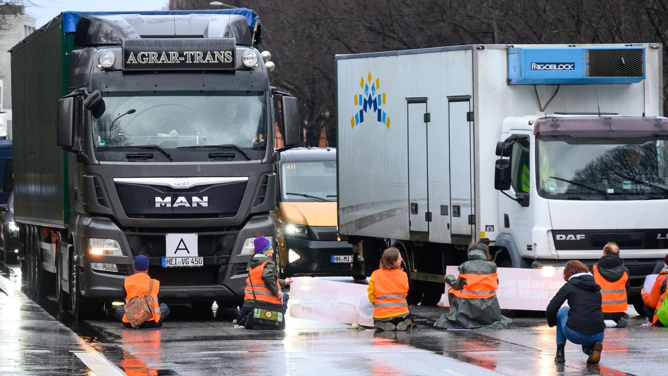 Letzte Generation: Erneute Blockaden Von Klima-Aktivisten In Berlin ...