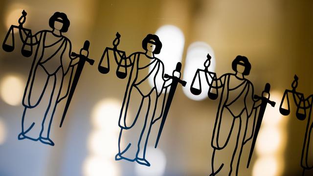 Kriminalgericht: Prozess gegen Neonazi - Staatsanwalt beantragt Haft