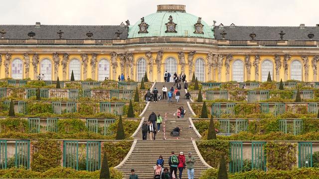 Finanzierung der Gärten: Streit um Sanssouci hält an - Stiftung prüft Parkeintritt 