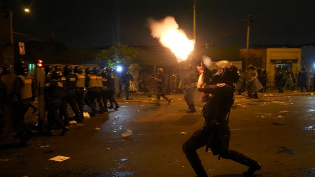 Demonstrationen: Zusammenstöße zwischen Polizei und Demonstranten in Peru