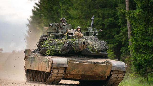 Panzerlieferungen: Die Kampfpanzer Leopard, Abrams und Challenger