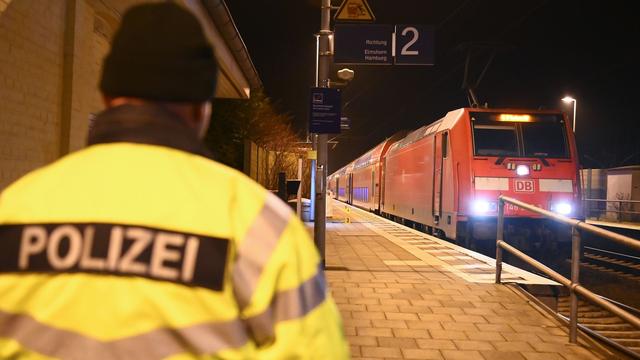 Kriminalität: Losse-Müller und Kämpfer entsetzt über Messerattacke im Zug