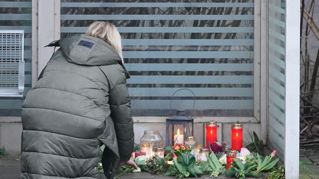 Bahnhof Brokstedt : Faeser und Günther gedenken Opfer der Messerattacke 
