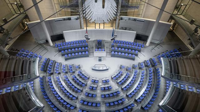 Parlament: Bundestag berät über umstrittene Wahlrechtsreform  