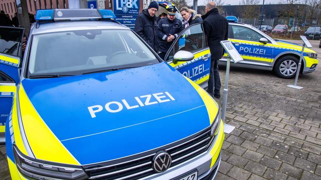 Landtag: Innenministerium prüft Taser für mehr Polizisten