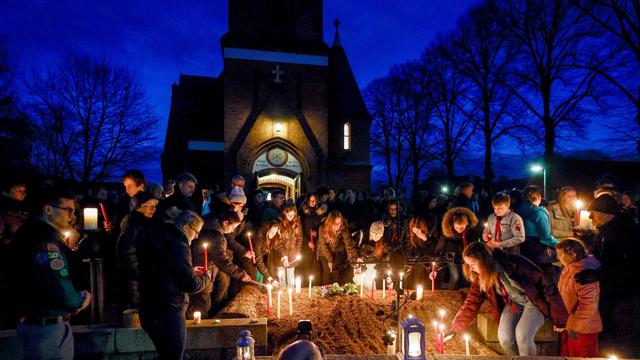 Brokstedt: Ministerinnen bei Andacht für Opfer von Messerattacke in Zug