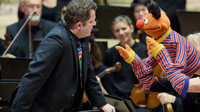 Familienkonzert: Ernie und Bert singen in der Elbphilharmonie 