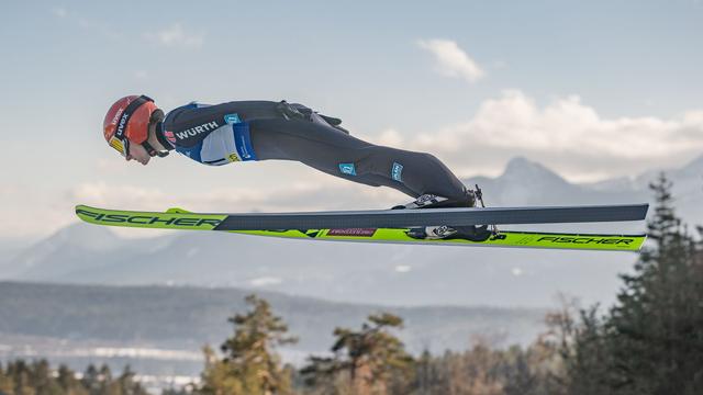 Wintersport: Skispringerin Althaus dominiert in Hinterzarten
