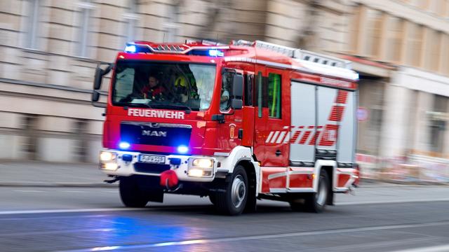 Steinburg: Feuer in Lagerhalle in Bahrenfleth