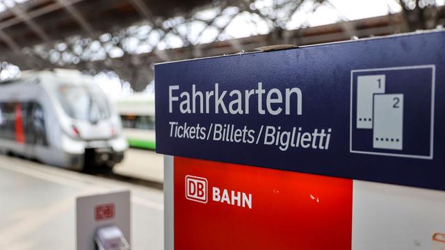 Verkehr: NRW-Grüne fordern zusätzlichen Sozialtarif zu 49-Euro-Ticket