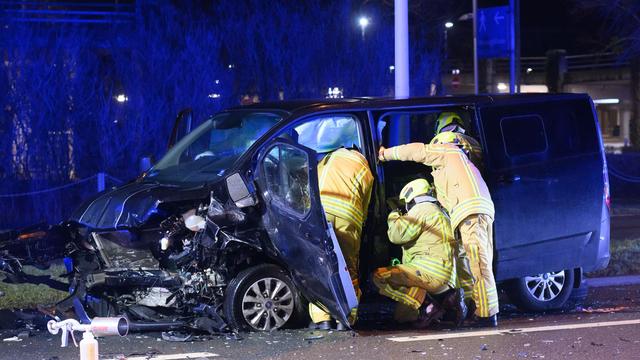 Region Hannover: Auto kracht in Gegenverkehr: zwei Verletzte
