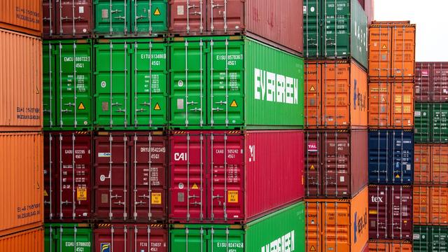 Außenhandel: Export trotz schwachem Jahresabschluss mit Rekord