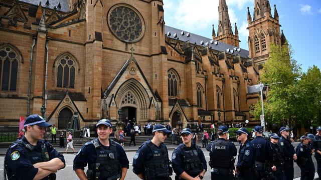 Kirche: Lob und Protest: Totenmesse für Kardinal Pell in Sydney 