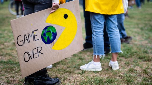 Fridays for Future: Klimaschützer protestieren gegen neue Autobahnen