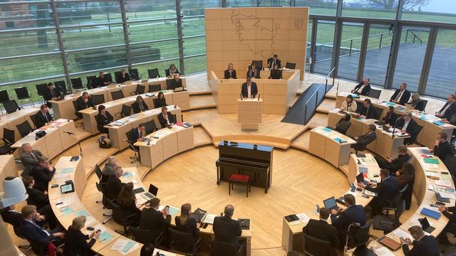 Finanzen: Kräftiger Überschuss im Kieler Landeshaushalt 