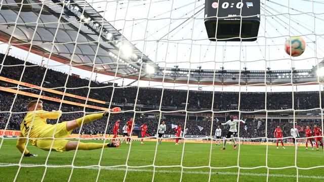 19. Spieltag: Eintracht verstärkt Abstiegssorgen von Hertha BSC