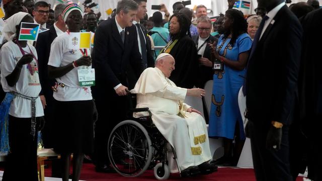Kirche: Papst trifft Flüchtlinge im Südsudan: «Leide mit euch»