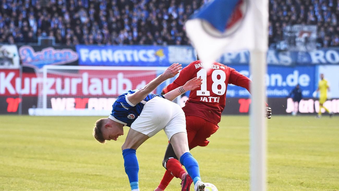 2 Bundesliga Kein Rückrunden Einbruch Hsv Weiter Auf Erstliga Kurs