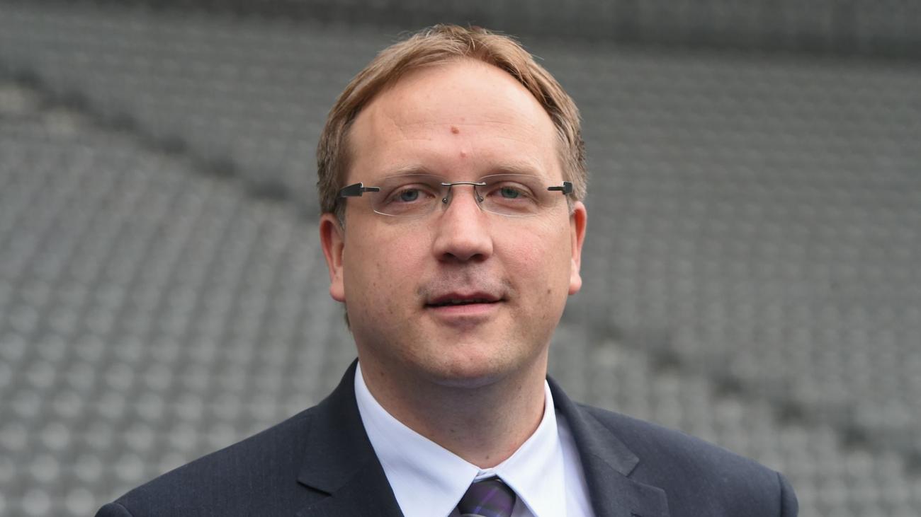 Fußball: Rohwedder bleibt bis 2028 Chef der Olympiastadion GmbH | DIE ZEIT
