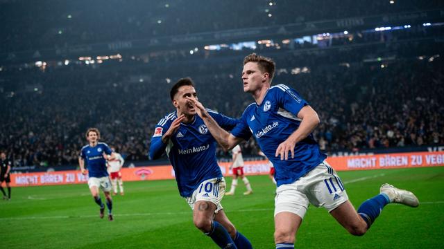Bundesliga: Schalke gegen Stuttgart notgedrungen ohne Außenverteidiger