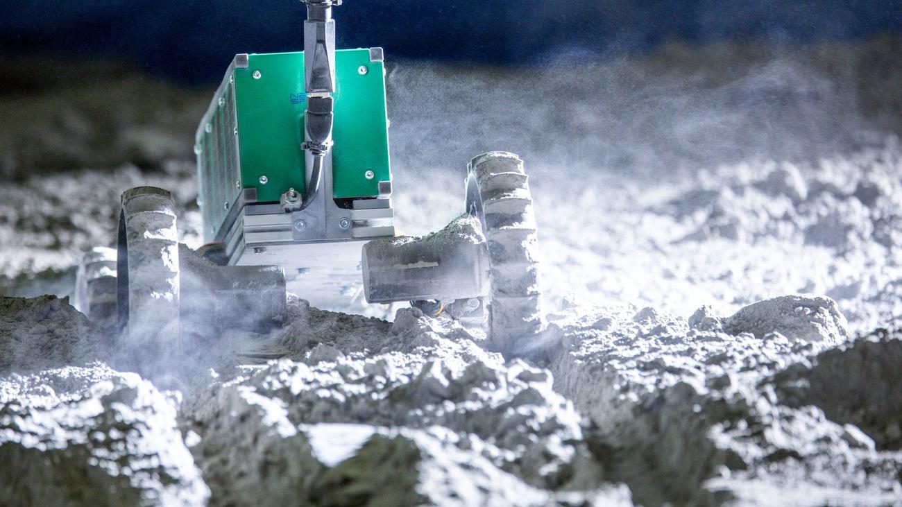 Forschung Staubige "Mondfahrt" am Flughafen RostockLaage ZEIT ONLINE