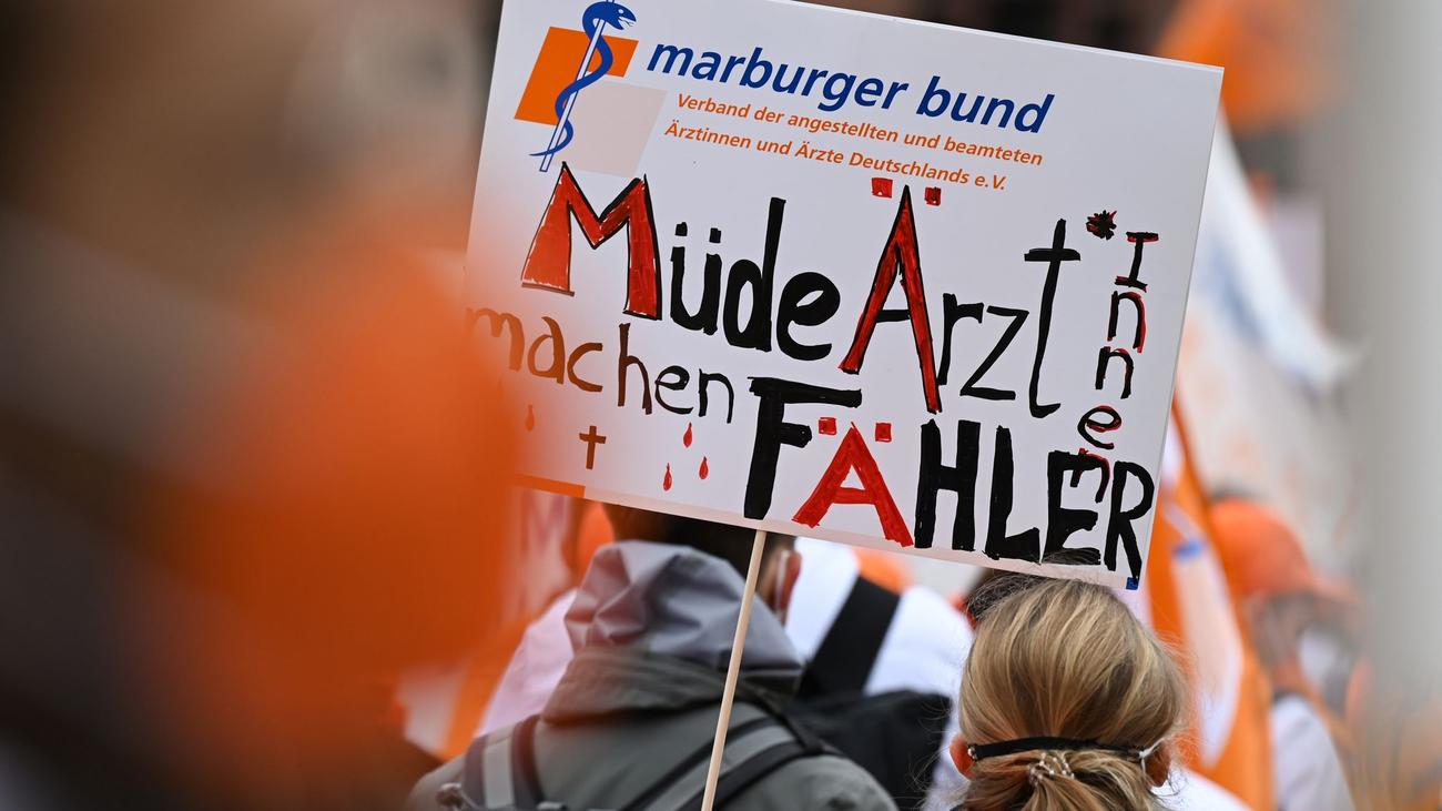 Traifverhandlungen: Marburger Bund Ruft Ärzte Zu Warnstreik Auf | ZEIT ...