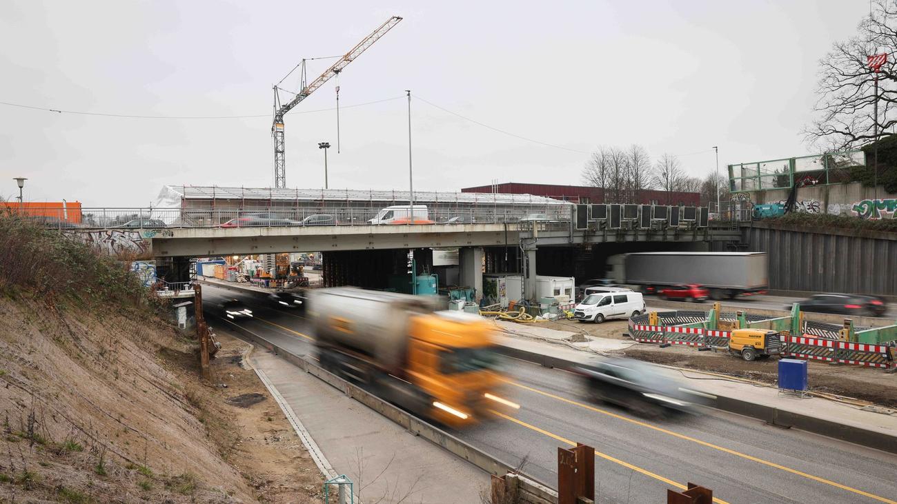 Verkehrseinschränkung: A7-Elbtunnel Am Wochenende Wegen Brückenabrisses ...