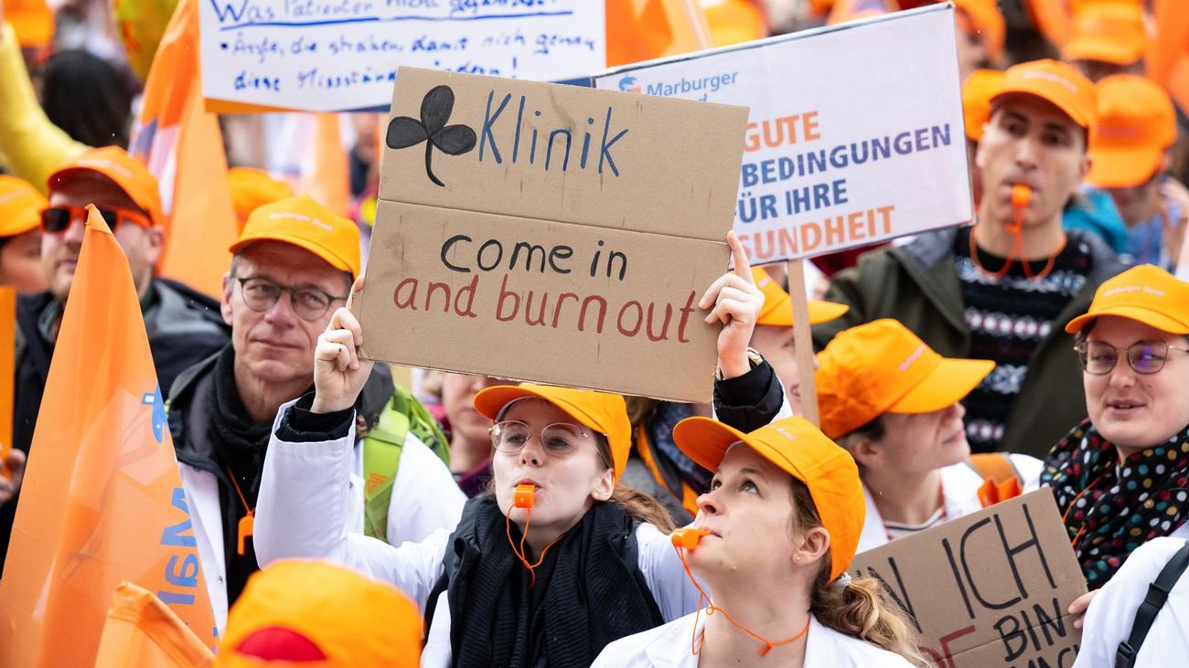 Warnstreik rzte An Bayerns Kliniken Streiken Kundgebung In M nchen 