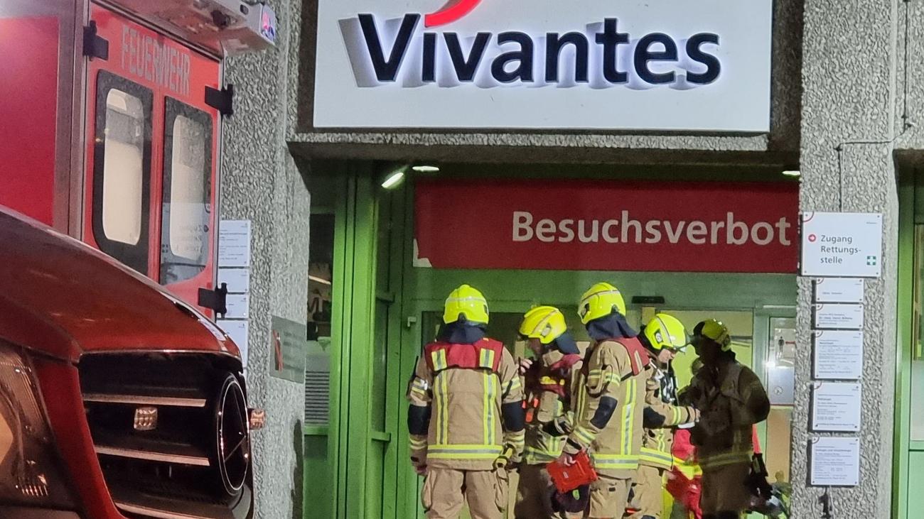 Brandstiftung: Brand Im Klinik: Frau In Aufzug Erleidet Rauchvergiftung ...