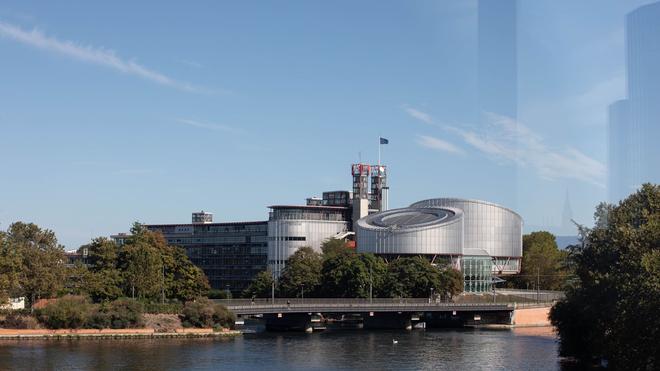 Menschenrechte: Der Europäische Gerichtshof für Menschenrechte, fotografiert aus der Perspektive des Europäischen Parlamentsgebäudes.