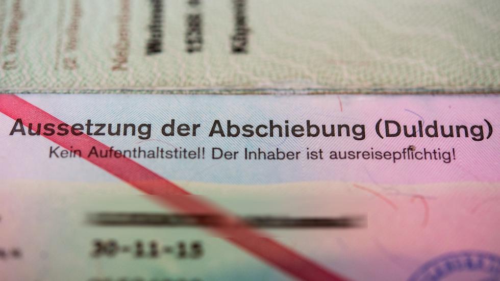 Flüchtlinge: AfD Fordert Abschiebung Von Flüchtlingen Ohne ...