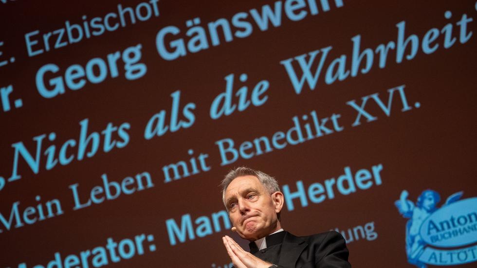 Kirche: Gänswein Tourt Für Benedikt | ZEIT ONLINE